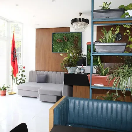 Pashkaj Hotel *